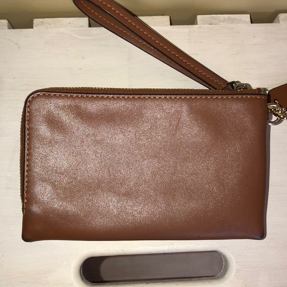 Coach wristlet - Picture 2 of 4